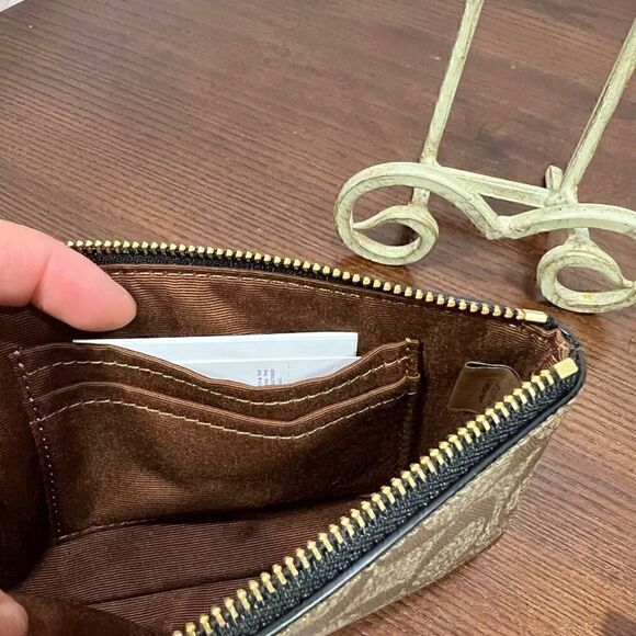 Coach X Jean Michel Basquiat Corner Zip Wristlet In Signature Canvas limited NWT - Picture 4 of 9